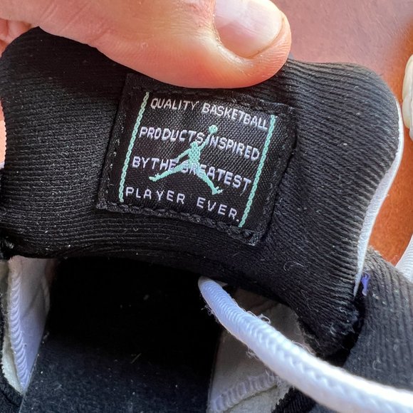 Nike Air Jordan 11 Retro Low BG Emerald White Sneakers 528896-145 Size 5Y - Picture 10 of 12